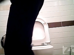 Hidden Cam upon toilet, women pee  2551
