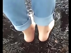 Cams4free.net - Bare Foot Babet in the Rain
